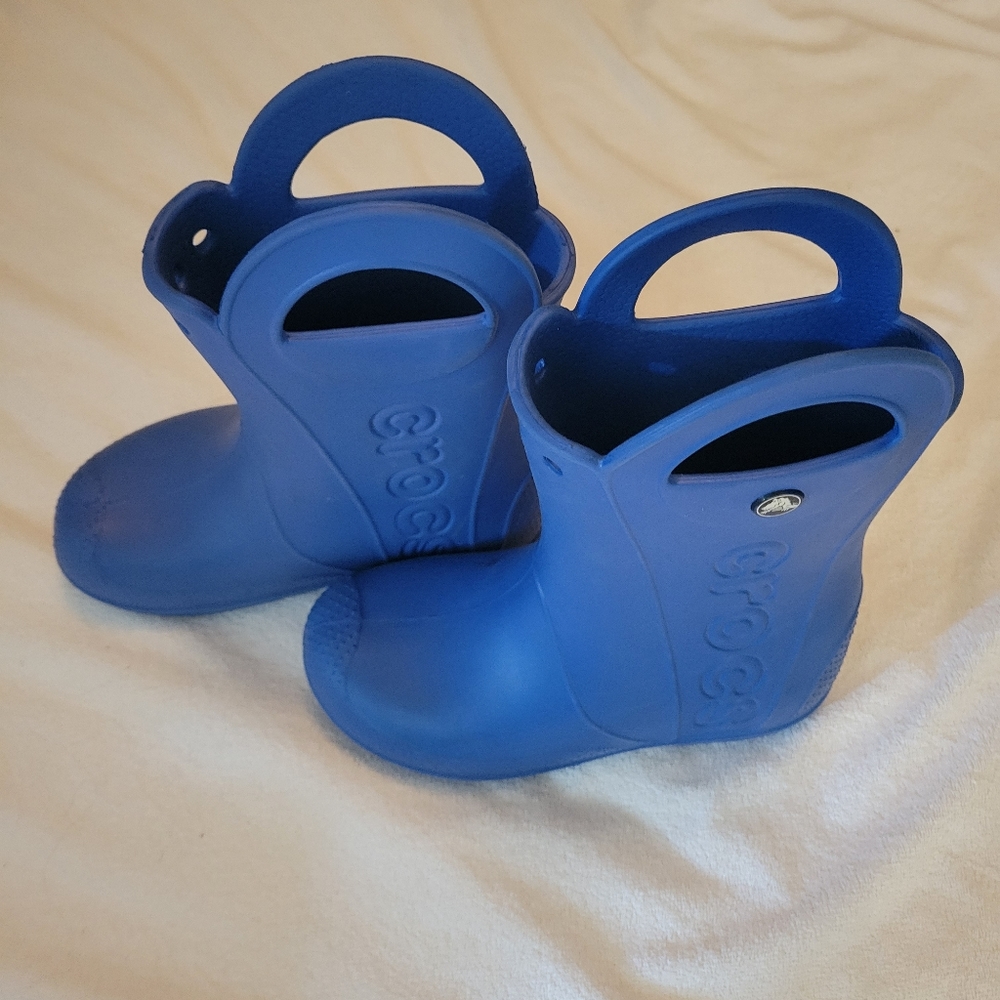 Boys size 2 croc rain boots